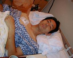 ���@����